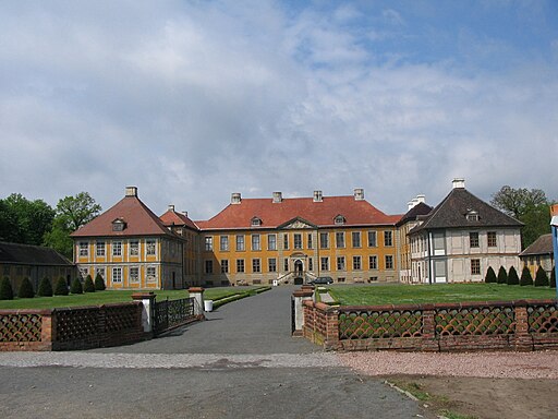 Schloss Oranienbaum Ehrenhof